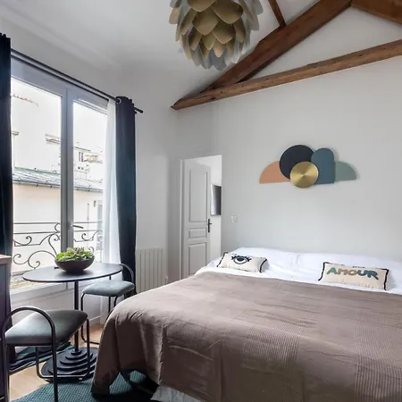 Au Centre De - 4pax Paris