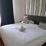 Au Centre De - 4pax Apartment *