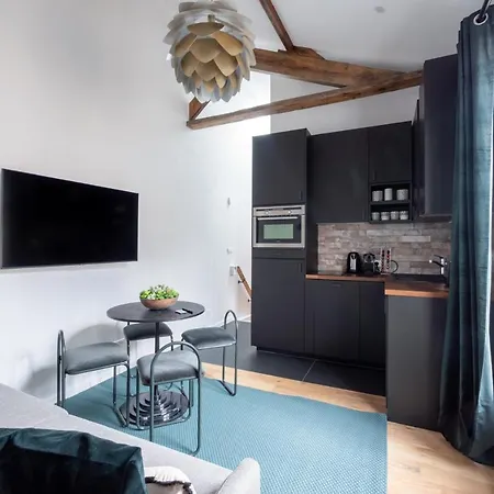 Au Centre De - 4pax Париж